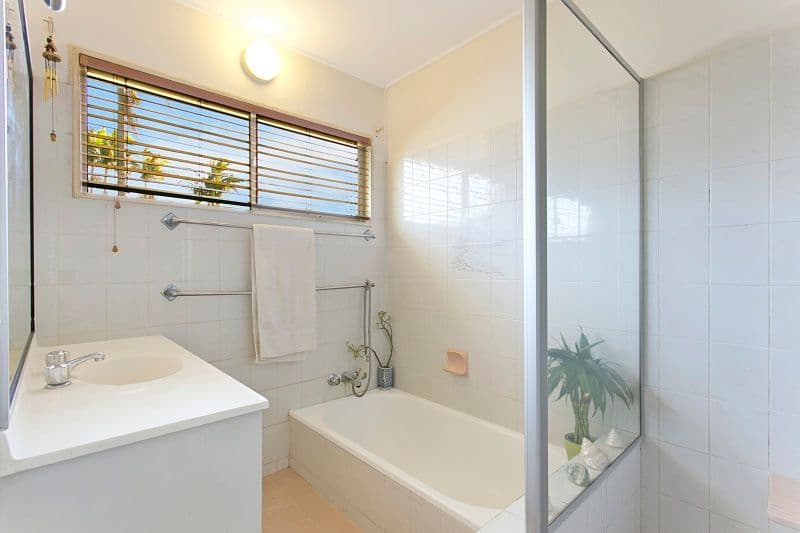 223 Englefield Road, Oxley QLD 4075, Oxley - Thumbnail 6