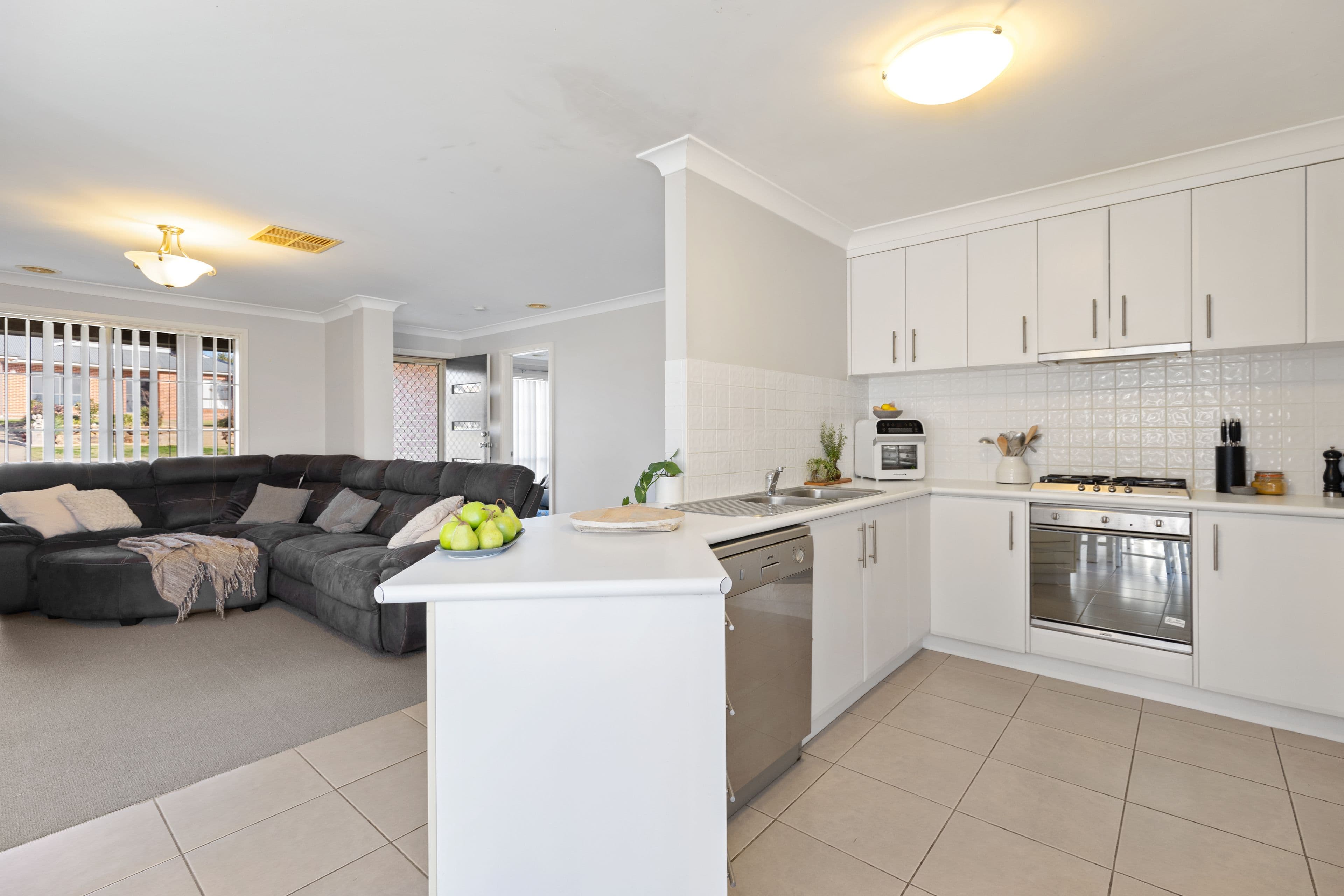 35 Yarrawah Crescent, Bourkelands NSW 2650, Bourkelands - Thumbnail 2