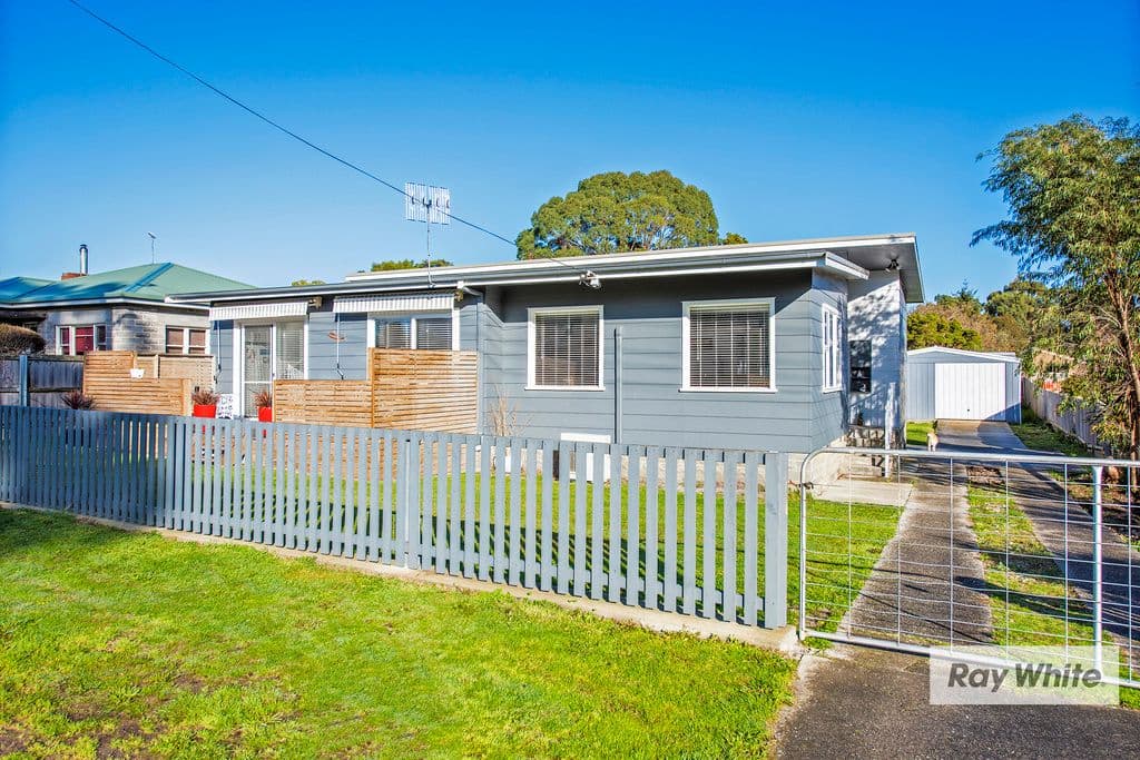90 Saunders Street, Wynyard TAS 7325, Wynyard - Image 1