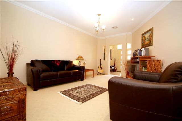 19 Toni Court, DARLING HEIGHTS QLD 4350, Darling Heights - Thumbnail 2