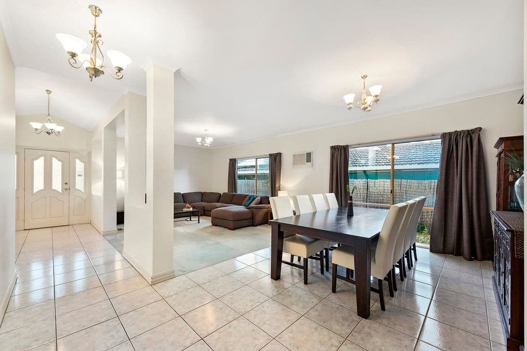 11 Tenterden Place, Mill Park VIC 3082, Mill Park - Thumbnail 3