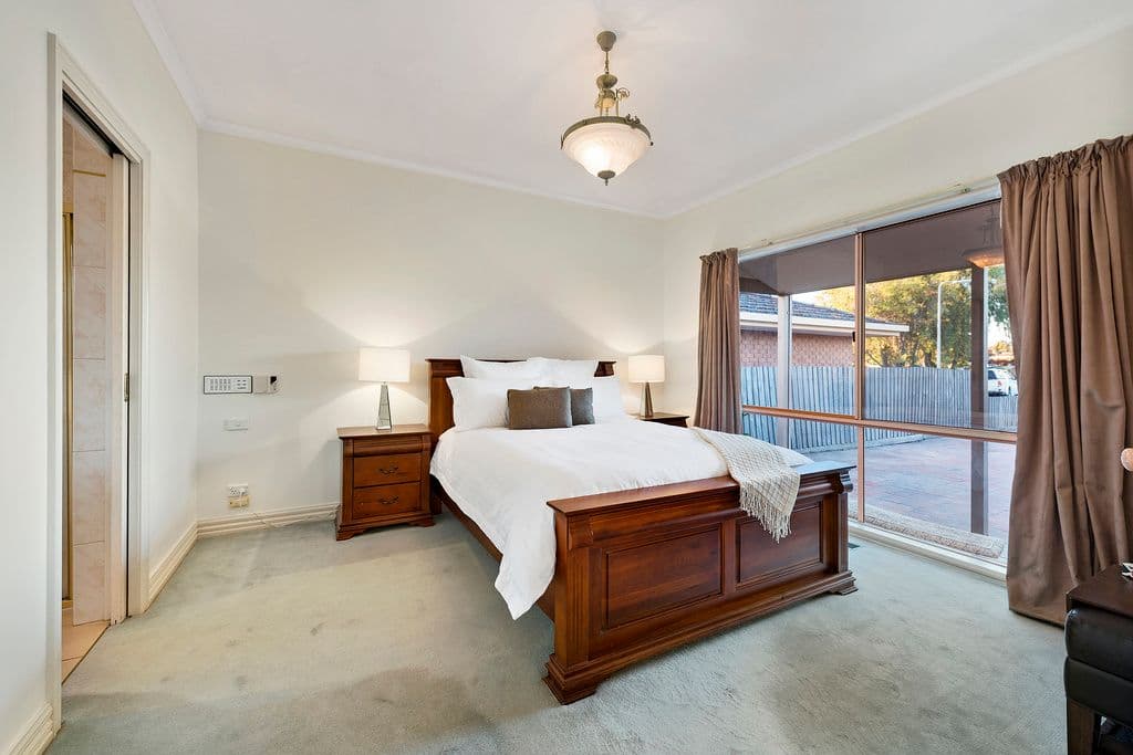 11 Tenterden Place, Mill Park VIC 3082, Mill Park - Thumbnail 7