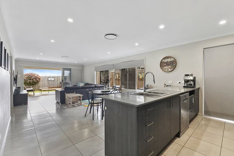 33 Gordon Circuit, Warner - Thumbnail 4
