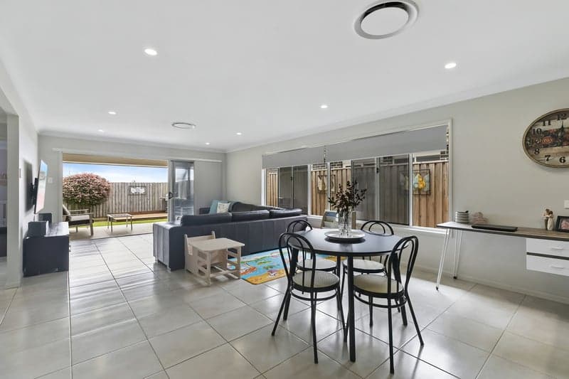 33 Gordon Circuit, Warner - Thumbnail 5