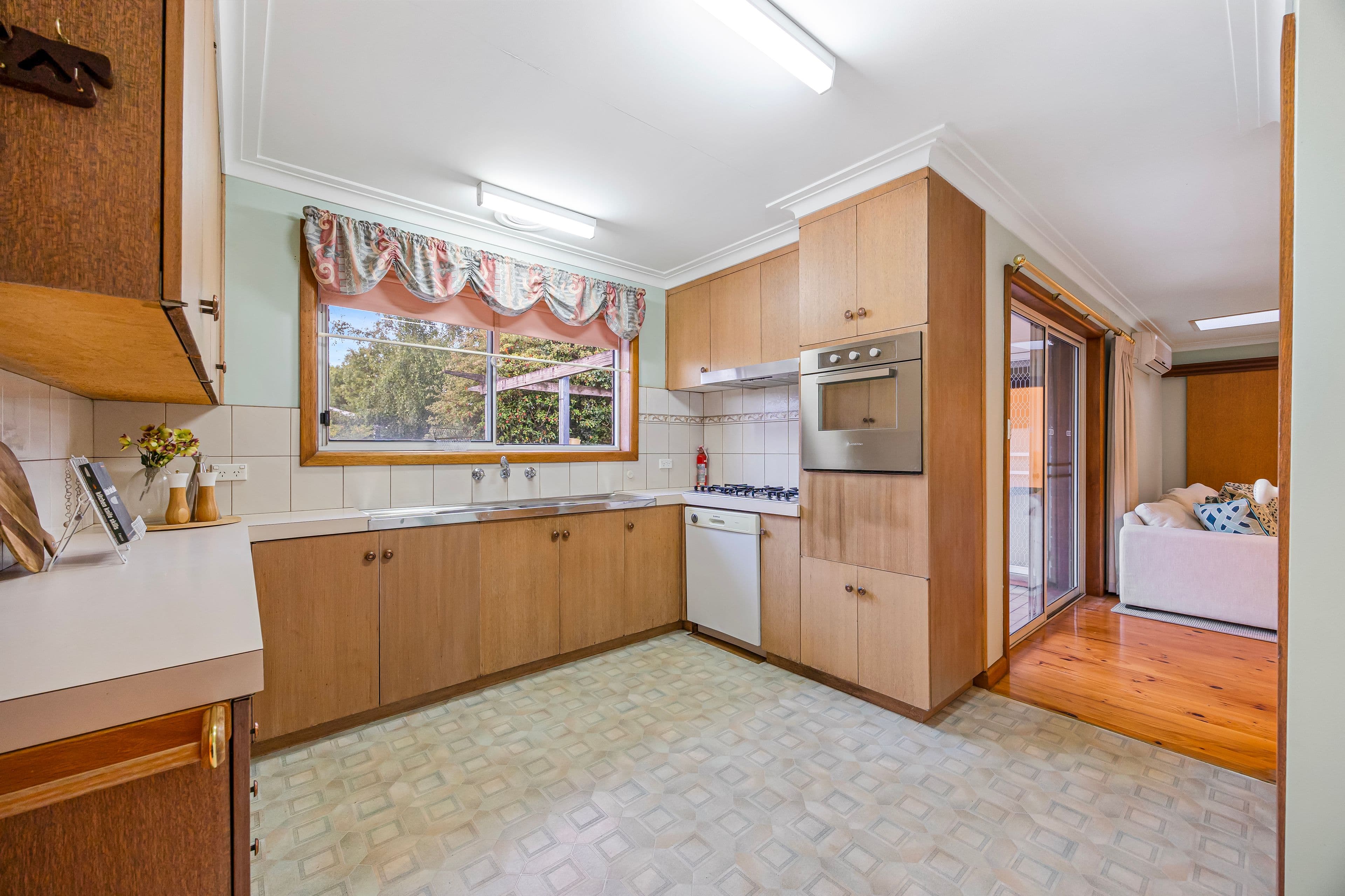 8 Parkwood Street, Alfredton VIC 3350, Alfredton - Thumbnail 8