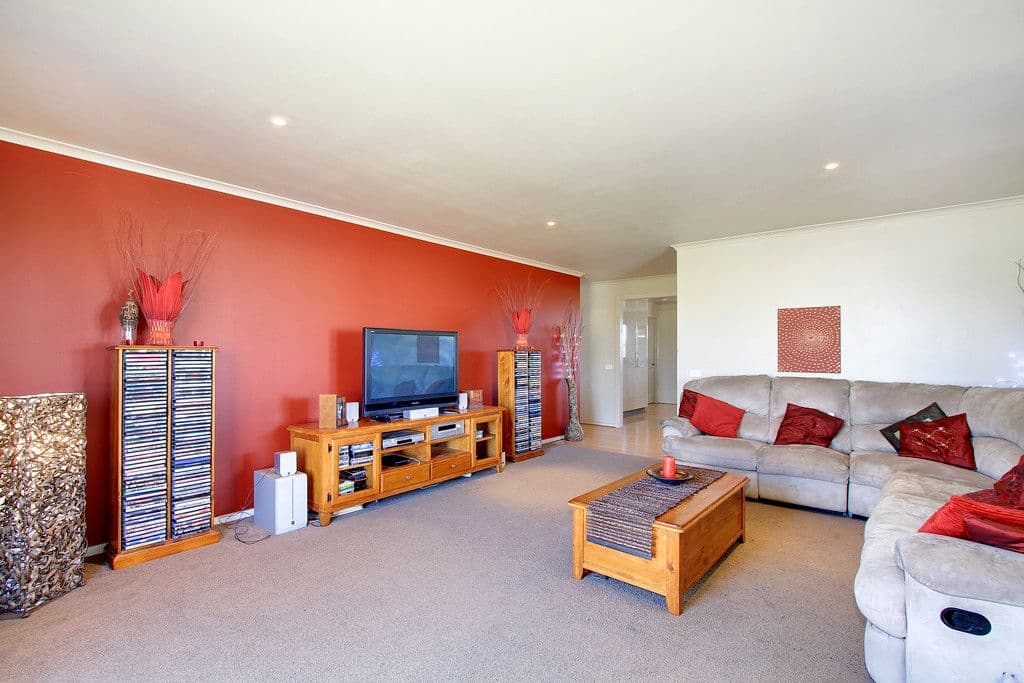 17 Centre Road, SEASPRAY VIC 3851, Seaspray - Thumbnail 6