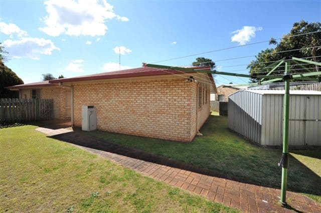 6 Edwin Court, CENTENARY HEIGHTS QLD 4350, Centenary Heights - Thumbnail 8
