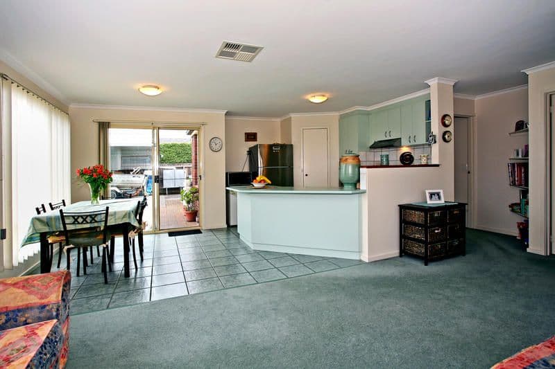 8 Ash Court, WAURN PONDS VIC 3216, Waurn Ponds - Thumbnail 2