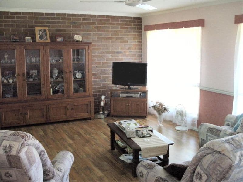 42  Pulgul Street, URANGAN QLD 4655, Urangan - Thumbnail 2