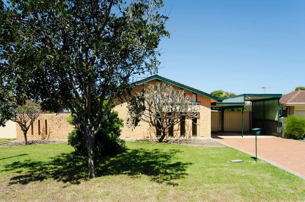 10 Bruce Avenue, CHRISTIES BEACH SA 5165, Christies Beach - Thumbnail 2