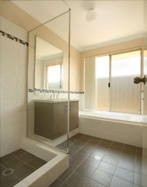 26 Kyneton Pkwy, AVELEY WA 6069, Aveley - Thumbnail 2