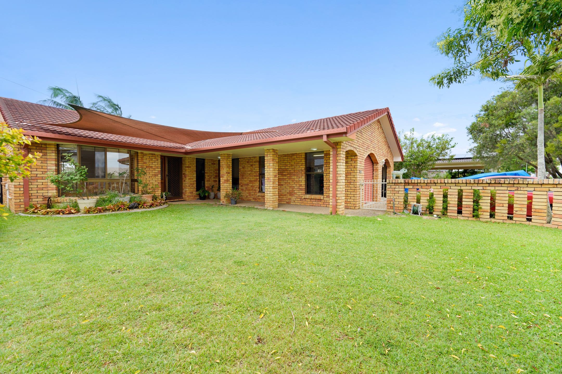 29 Seaspray Street, Paradise Point QLD 4216, Paradise Point - Thumbnail 3