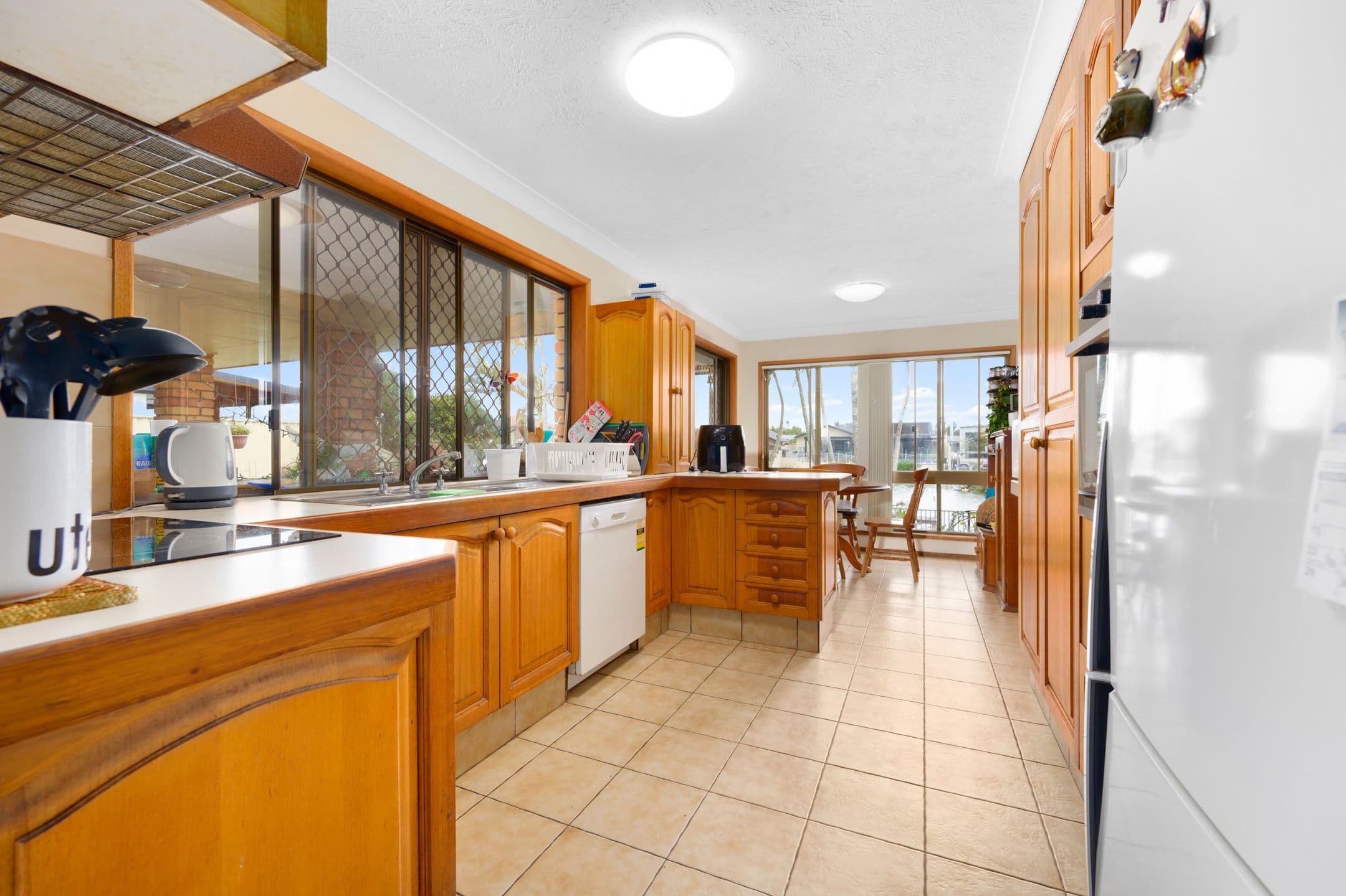 29 Seaspray Street, Paradise Point QLD 4216, Paradise Point - Thumbnail 7