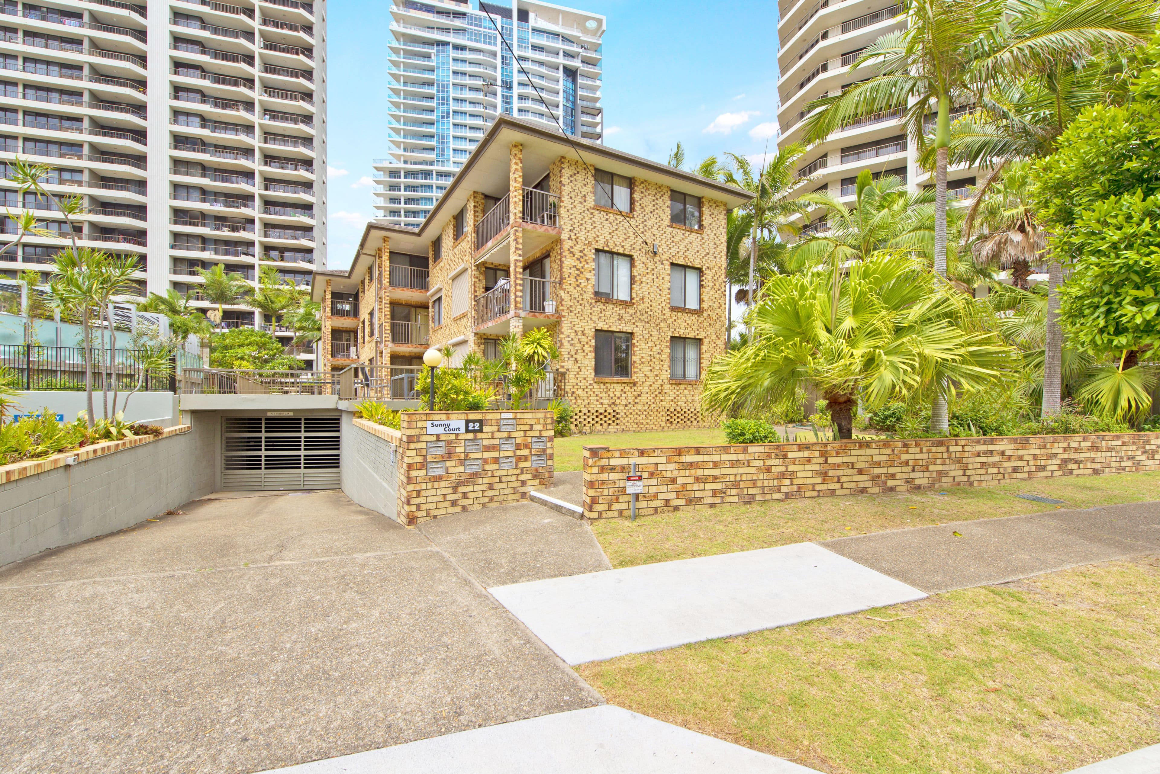 22 Markwell Avenue, Surfers Paradise QLD 4217, Surfers Paradise - Thumbnail 2