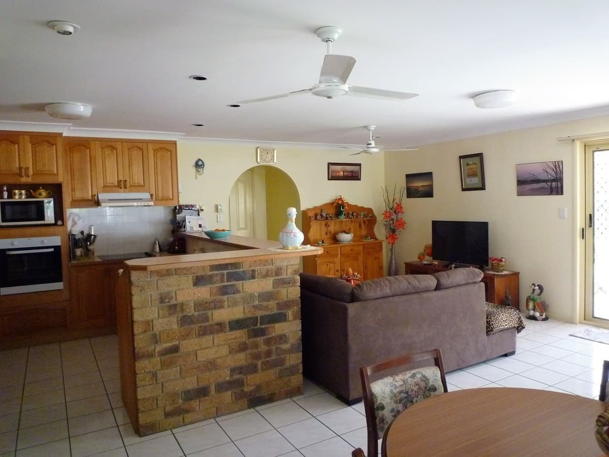 2 Wairuna Court, Pine Mountain QLD 4306, Pine Mountain - Thumbnail 2