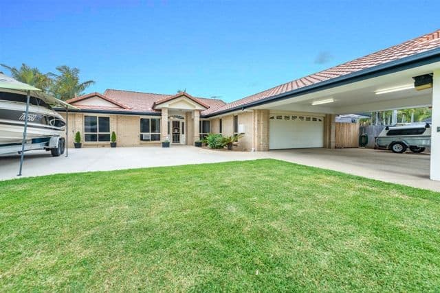 4 Midpark Court, HELENSVALE QLD 4212, Helensvale - Image 1