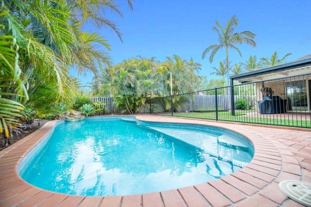 4 Midpark Court, HELENSVALE QLD 4212, Helensvale - Thumbnail 2