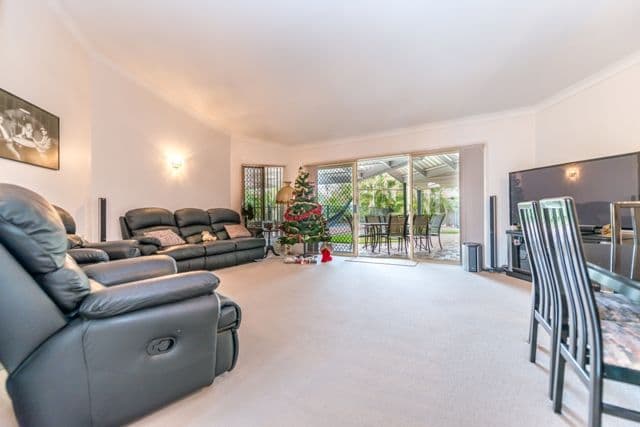 4 Midpark Court, HELENSVALE QLD 4212, Helensvale - Thumbnail 6