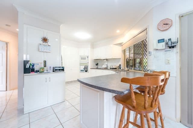 4 Midpark Court, HELENSVALE QLD 4212, Helensvale - Thumbnail 8