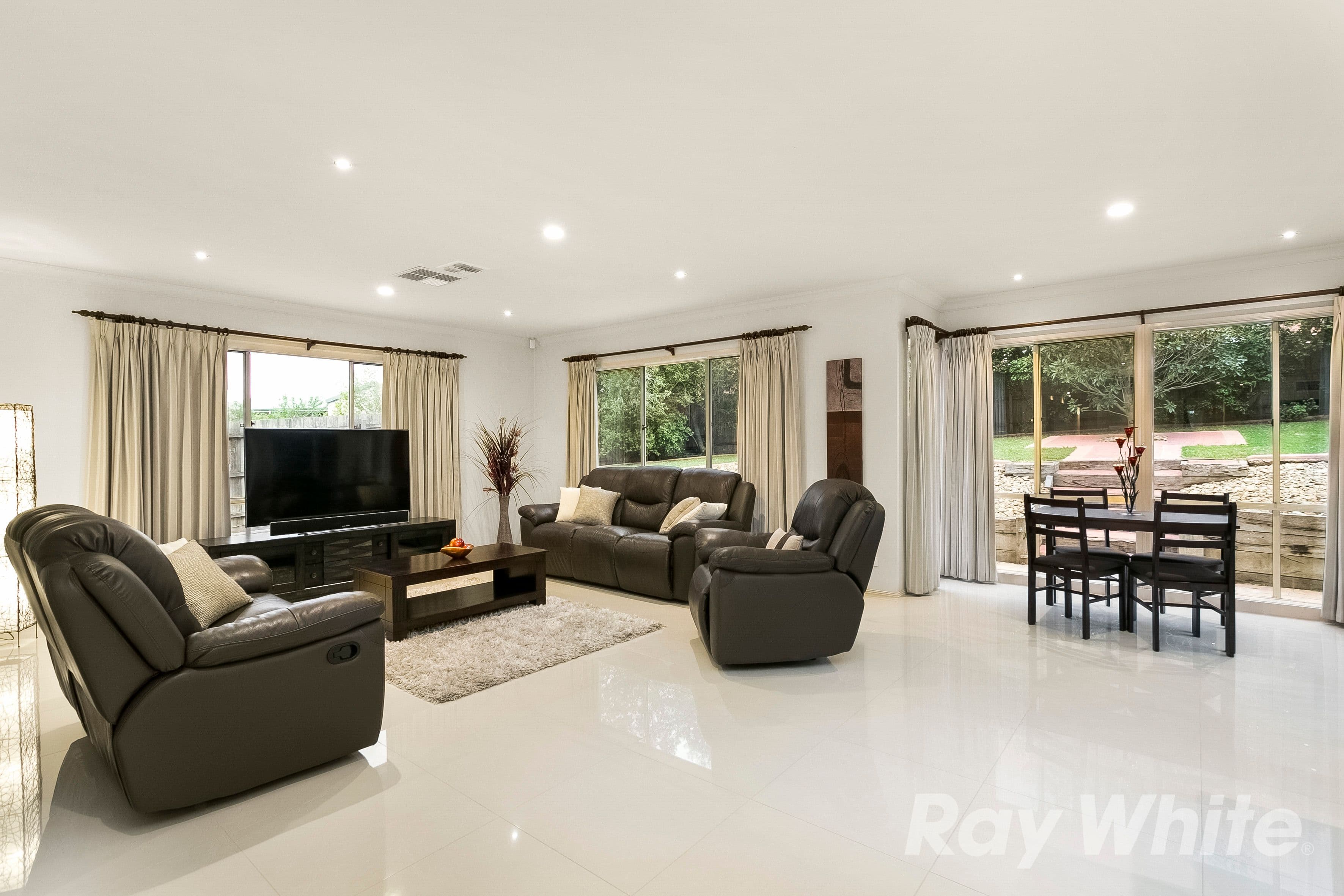 29 Harold Keys Drive, Narre Warren South VIC 3805, Narre Warren South - Thumbnail 2