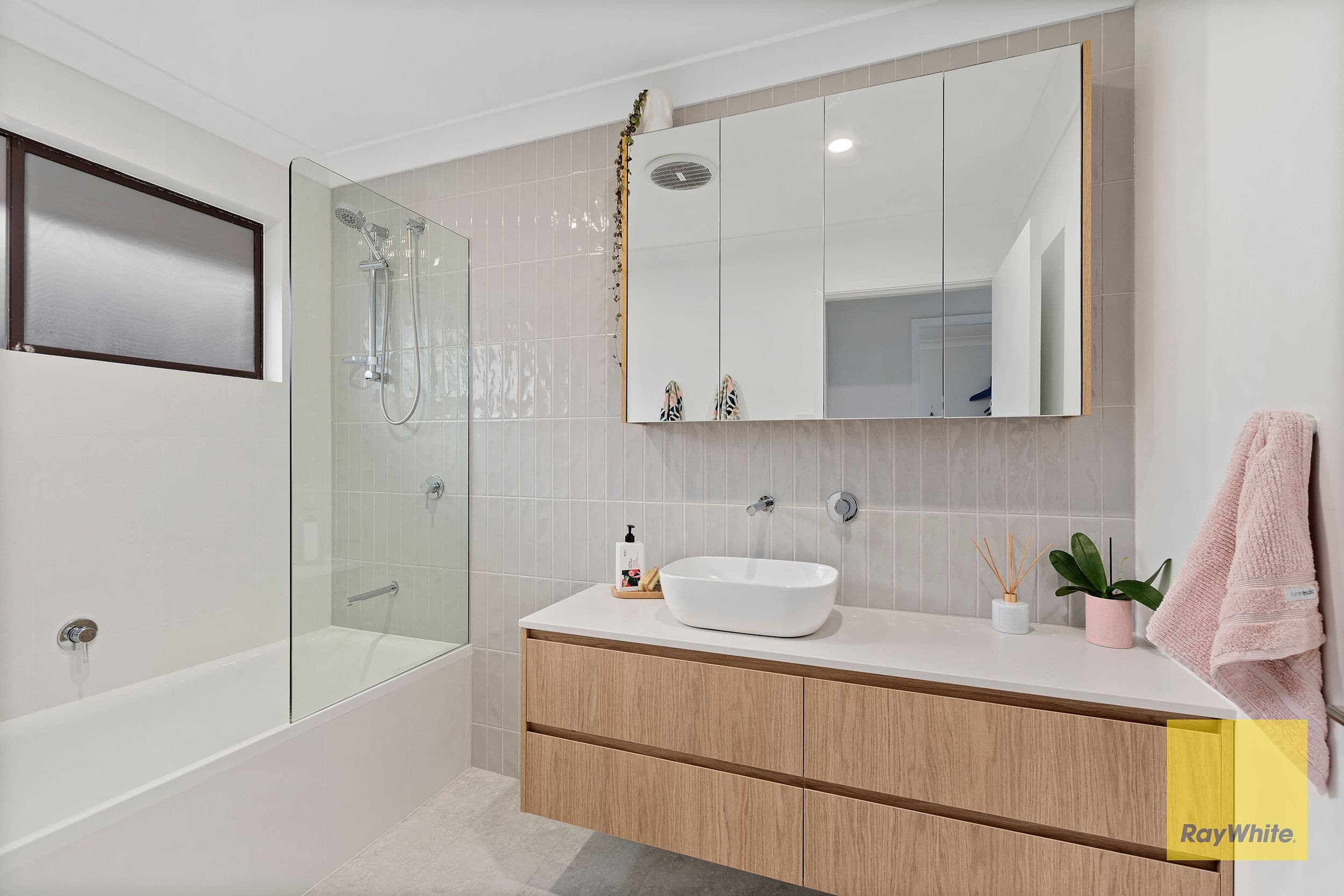 72 Mackenzie Avenue, Woy Woy NSW 2256, Woy Woy - Thumbnail 4