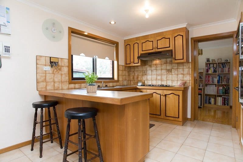 21 McClelland Drive, Mill Park VIC 3082, Mill Park - Thumbnail 2