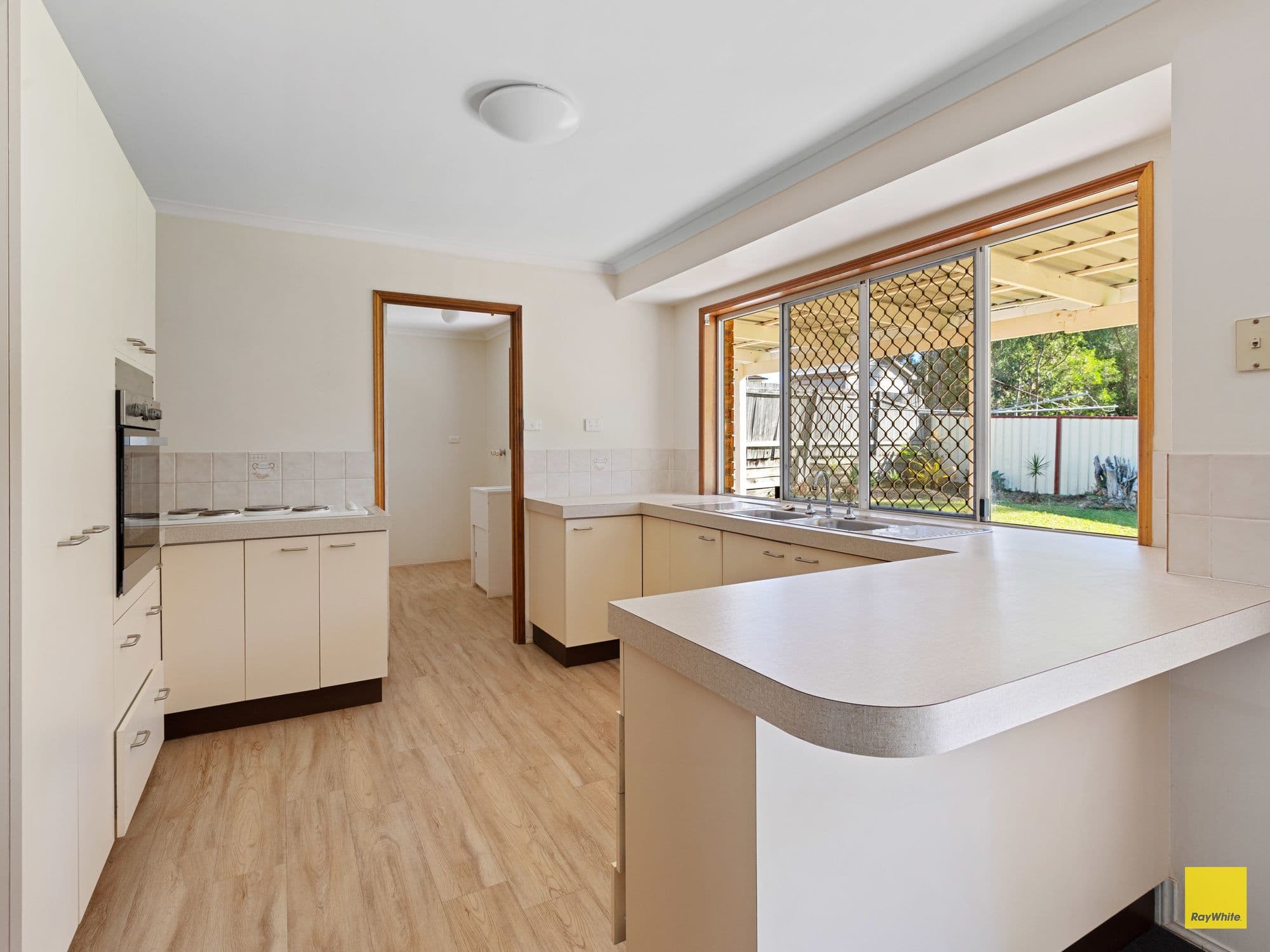 6 Maclean Court, Alexandra Hills QLD 4161, Alexandra Hills - Thumbnail 4