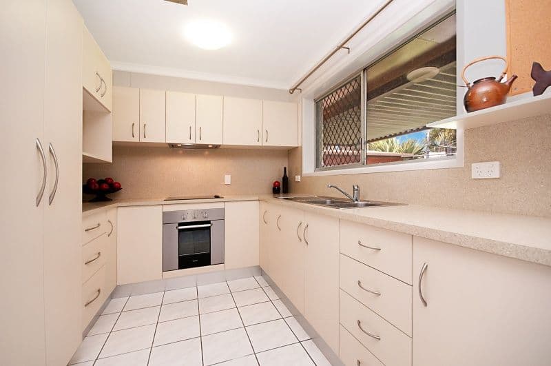 10 Marlynda Avenue, CRANBROOK QLD 4814, Cranbrook - Thumbnail 2