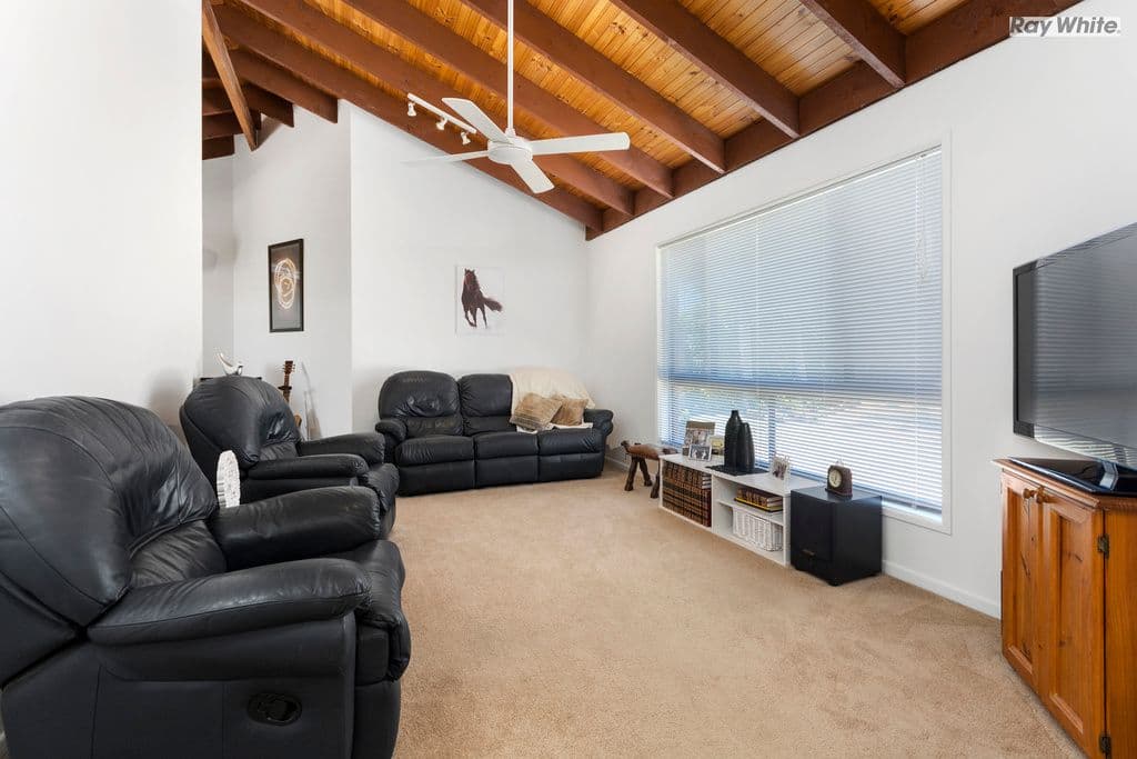 8 Takora Street, Middle Park QLD 4074, Middle Park - Thumbnail 3