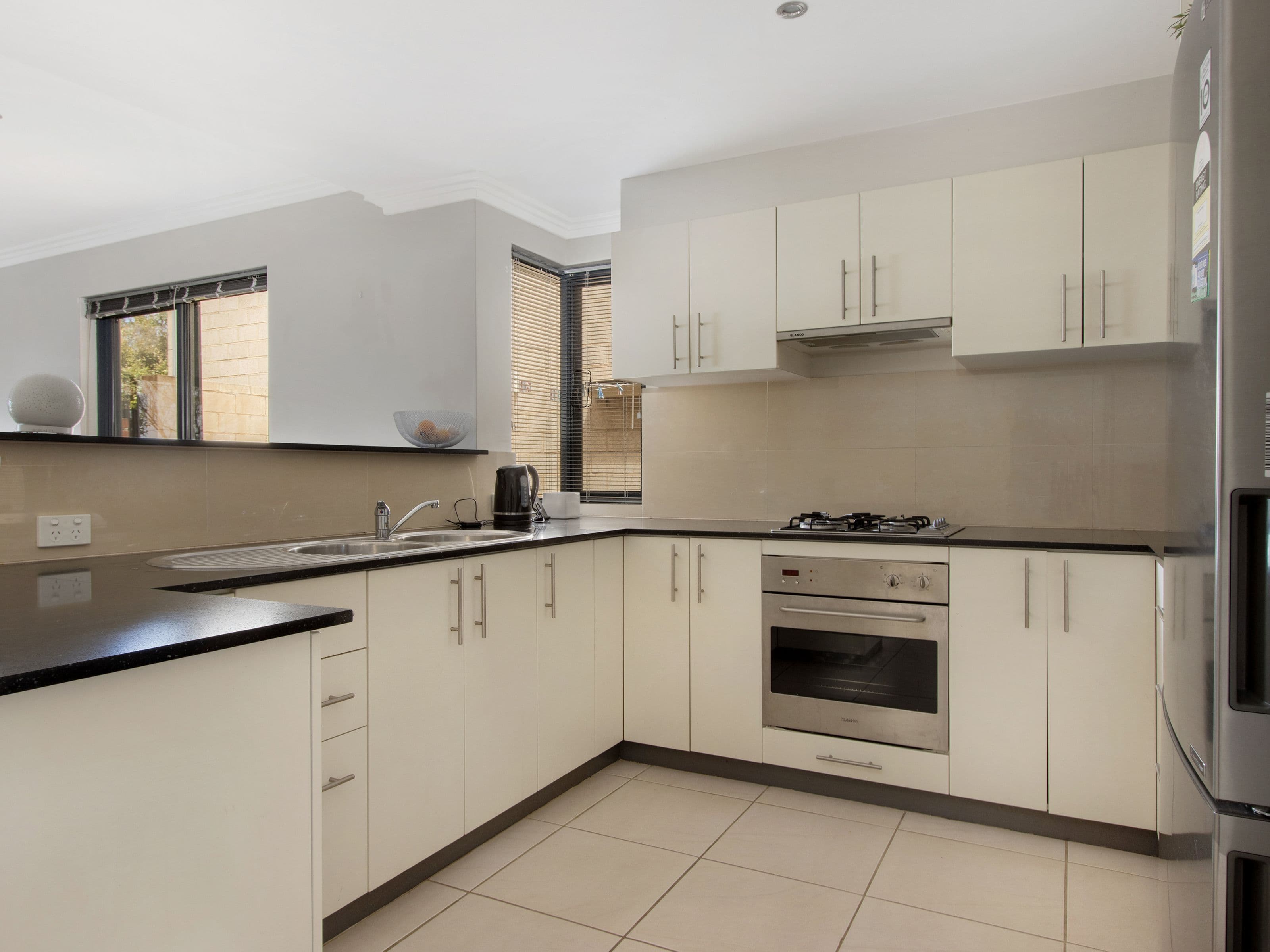 20-22 Lake Street, Rockingham WA 6168, Rockingham - Thumbnail 4