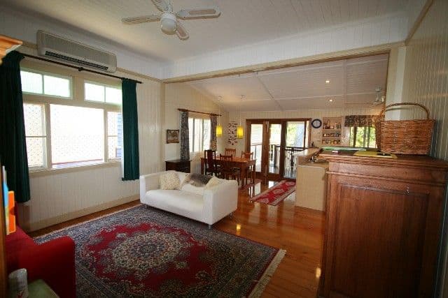 43 Wassell Street, WYNNUM QLD 4178, Wynnum - Thumbnail 2