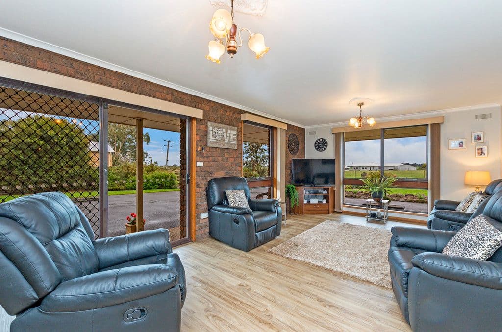 41-47 Quinns Road, Bushfield VIC 3281, Bushfield - Thumbnail 4