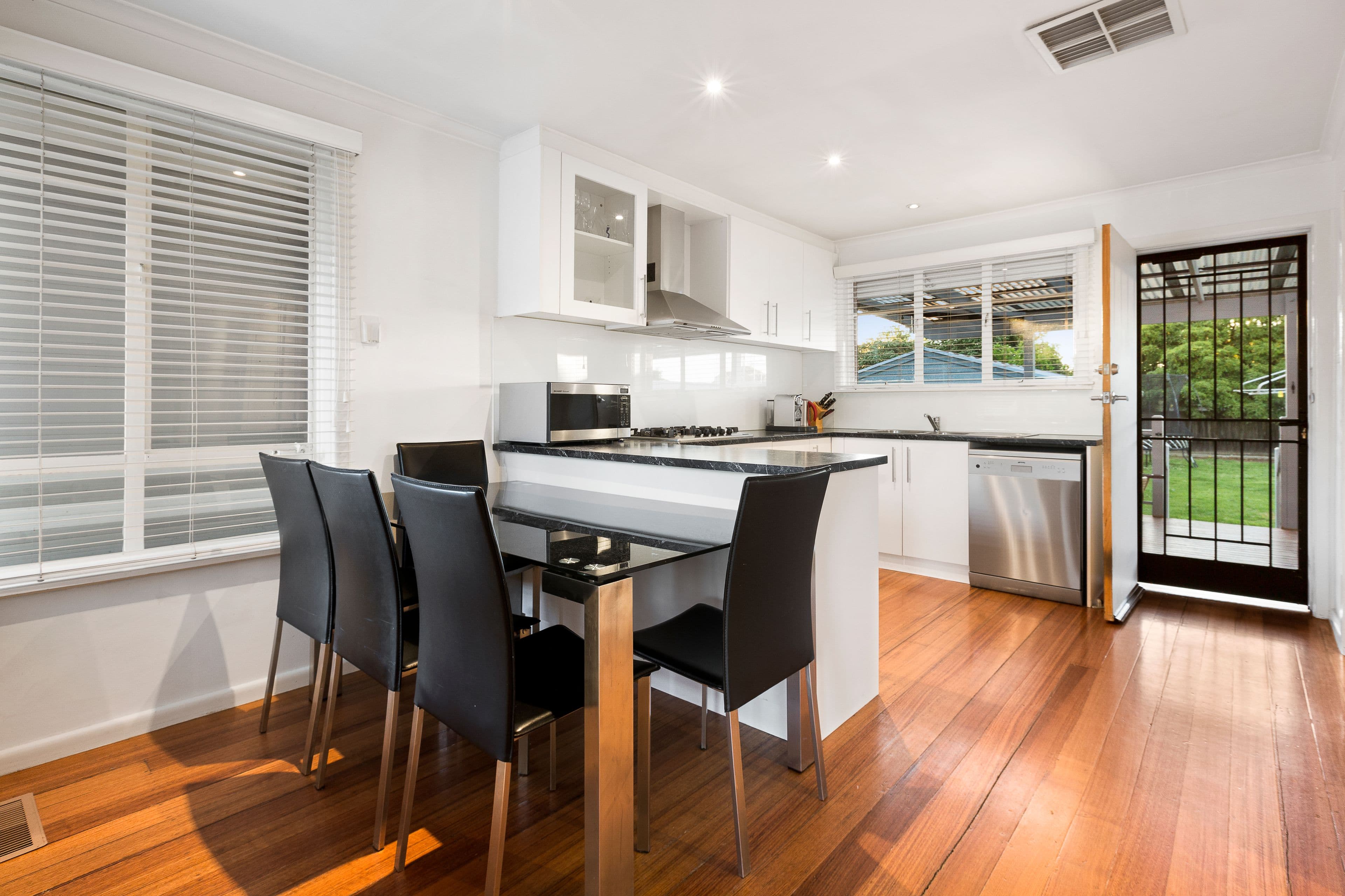 33 Calista Avenue, Oakleigh East VIC 3166, Oakleigh East - Thumbnail 4