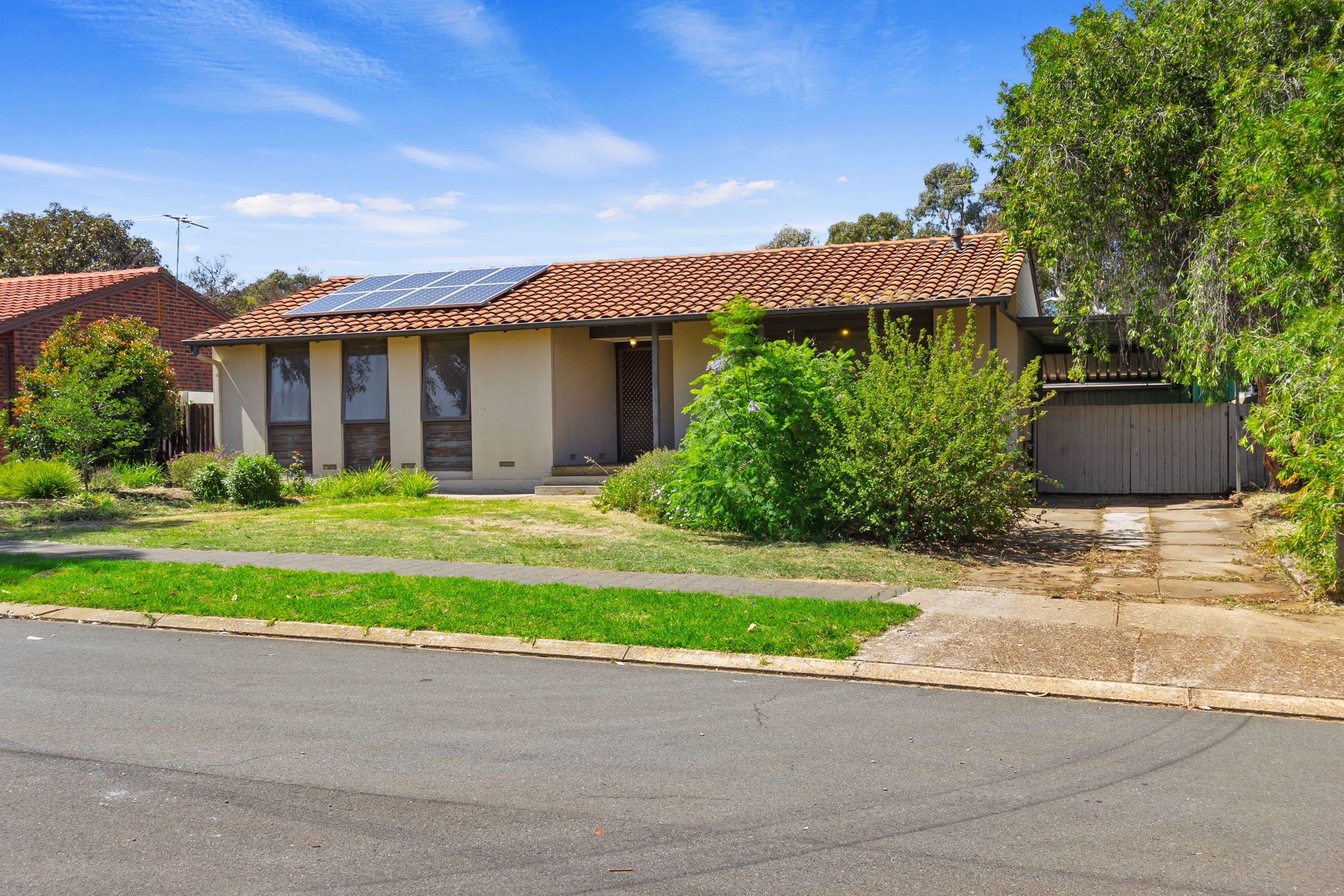 19 Eringa Court, Craigmore SA 5114, Craigmore - Thumbnail 2