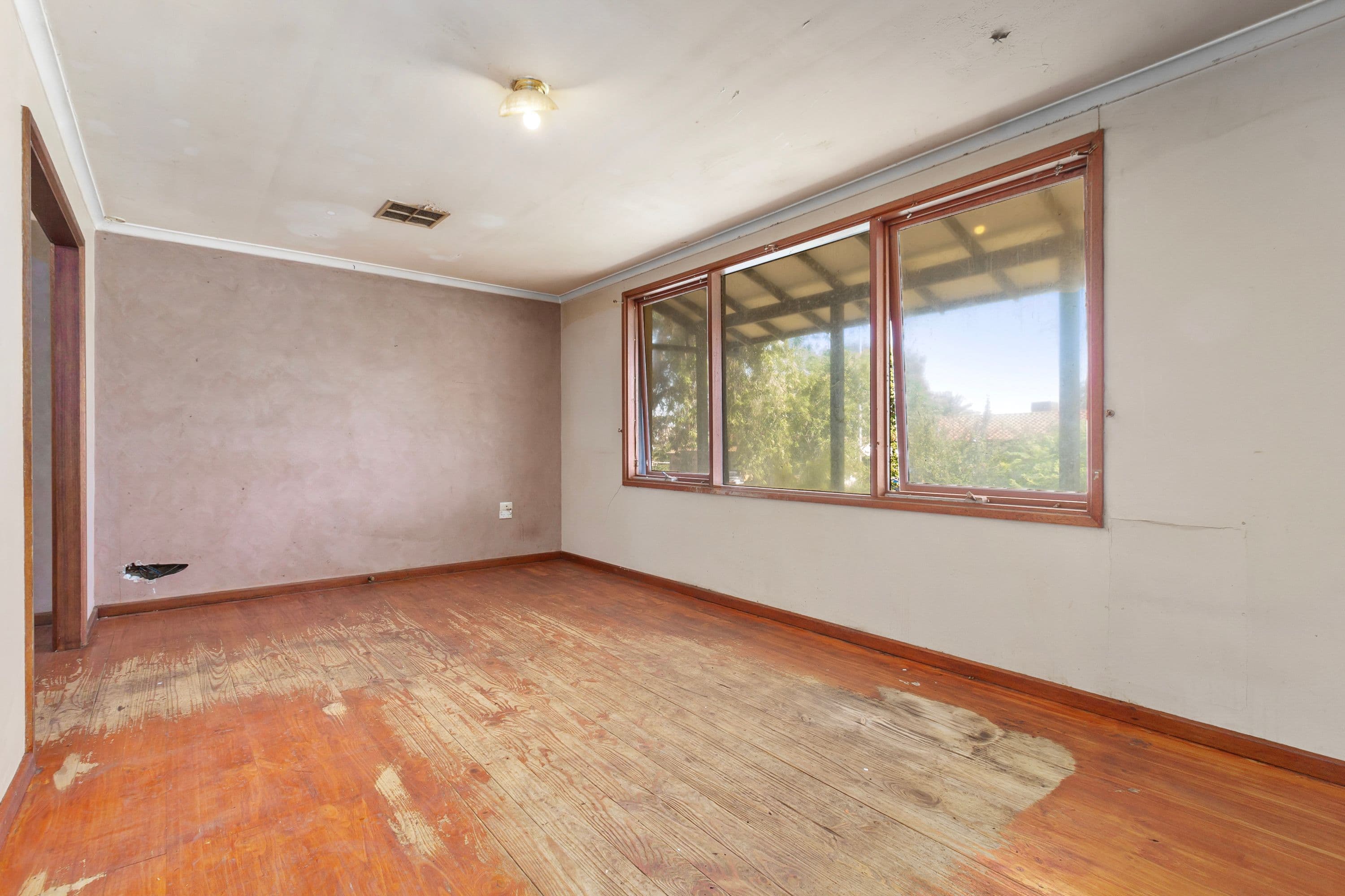 19 Eringa Court, Craigmore SA 5114, Craigmore - Thumbnail 3