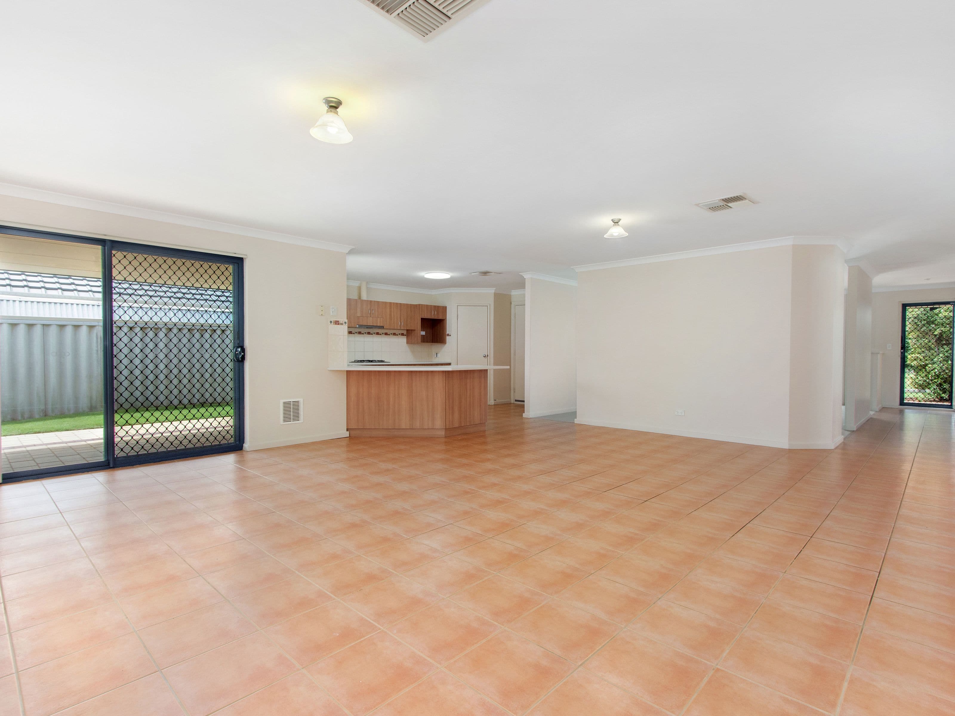 4 Liechardt Loop, Rockingham WA 6168, Rockingham - Thumbnail 7