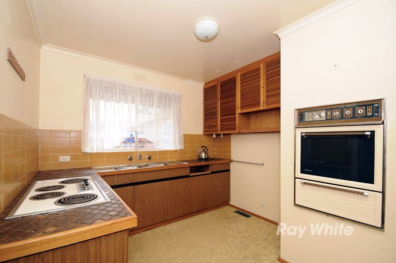 35 Greenways Road, GLEN WAVERLEY VIC 3150, Glen Waverley - Thumbnail 3