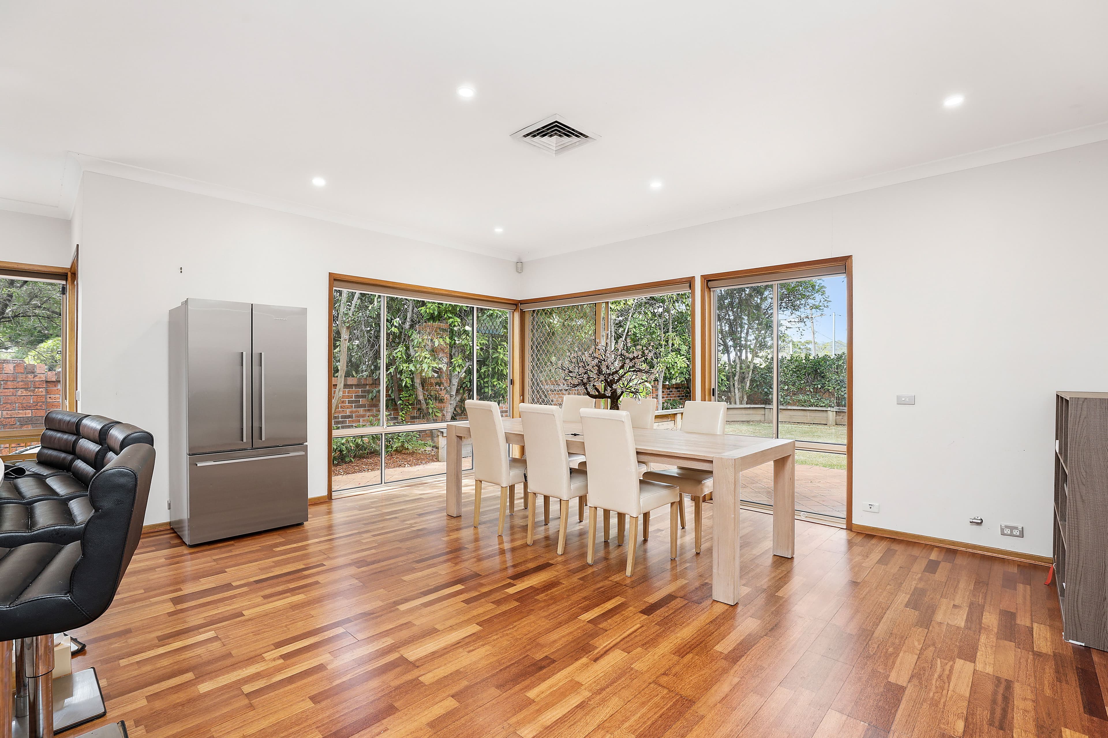 22 Edinburgh Road, Willoughby - Thumbnail 6