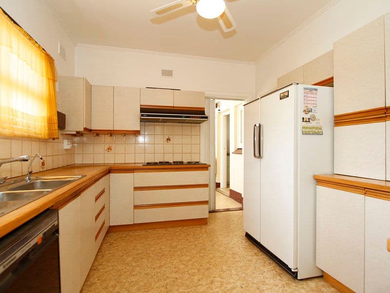21 Hobart Road, HENLEY BEACH SOUTH SA 5022, Henley Beach South - Thumbnail 2