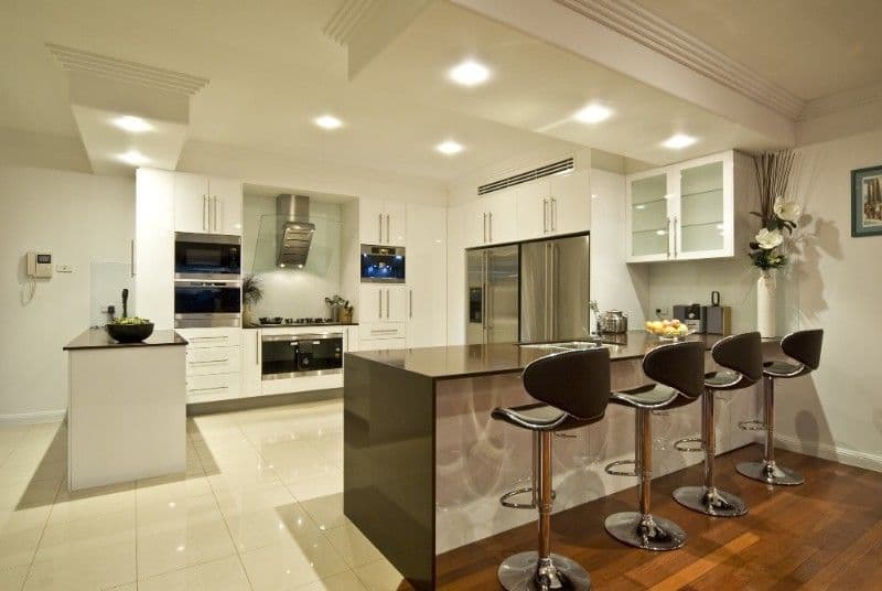47 King Charles Drive, PARADISE POINT QLD 4216, Paradise Point - Thumbnail 2