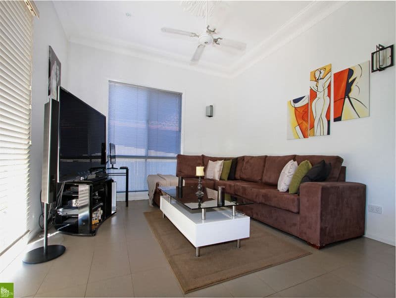 180 Flagstaff Road, LAKE HEIGHTS NSW 2502, Lake Heights - Thumbnail 3