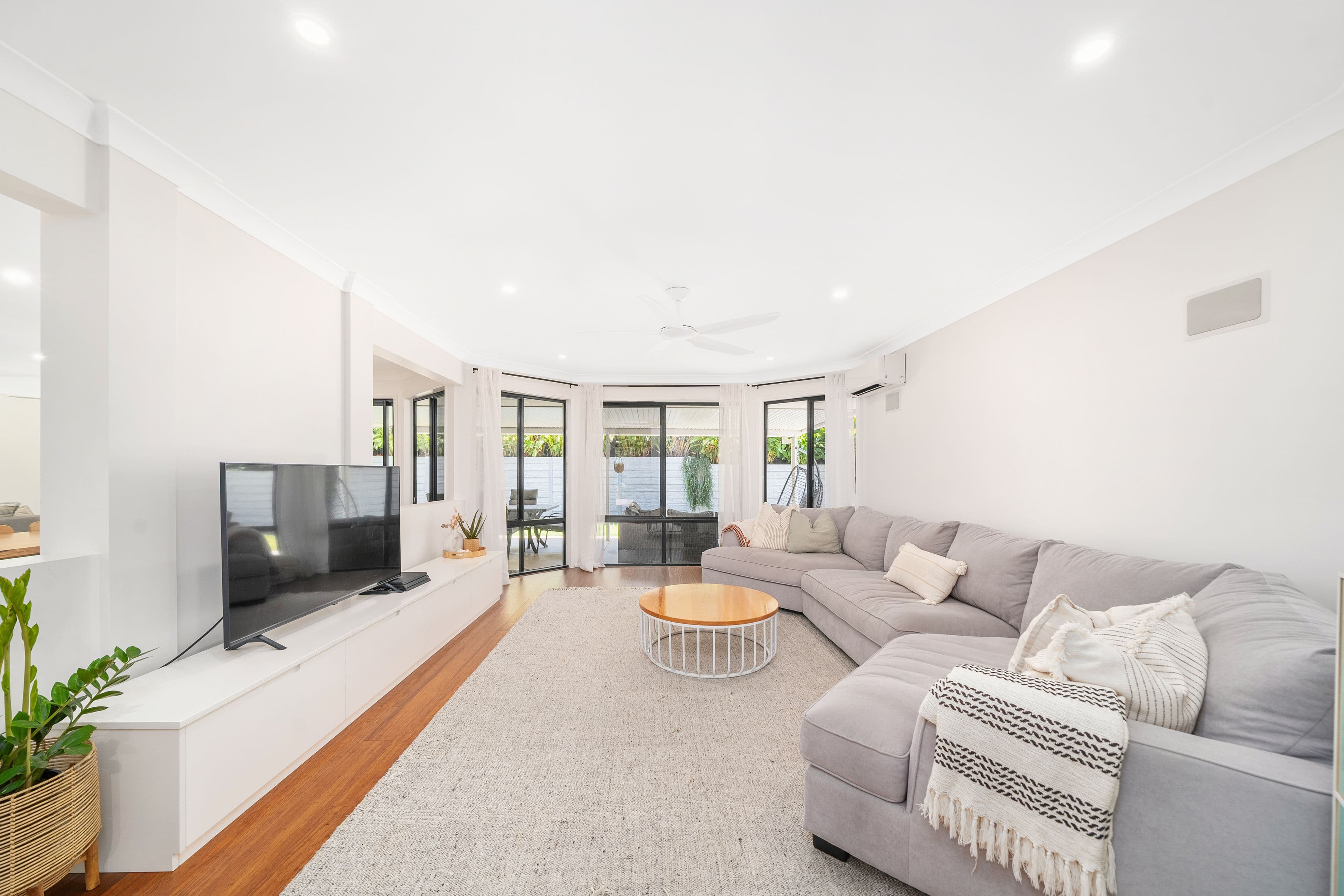 18 Dotterel Crescent, North Lakes QLD 4509, North Lakes - Thumbnail 2