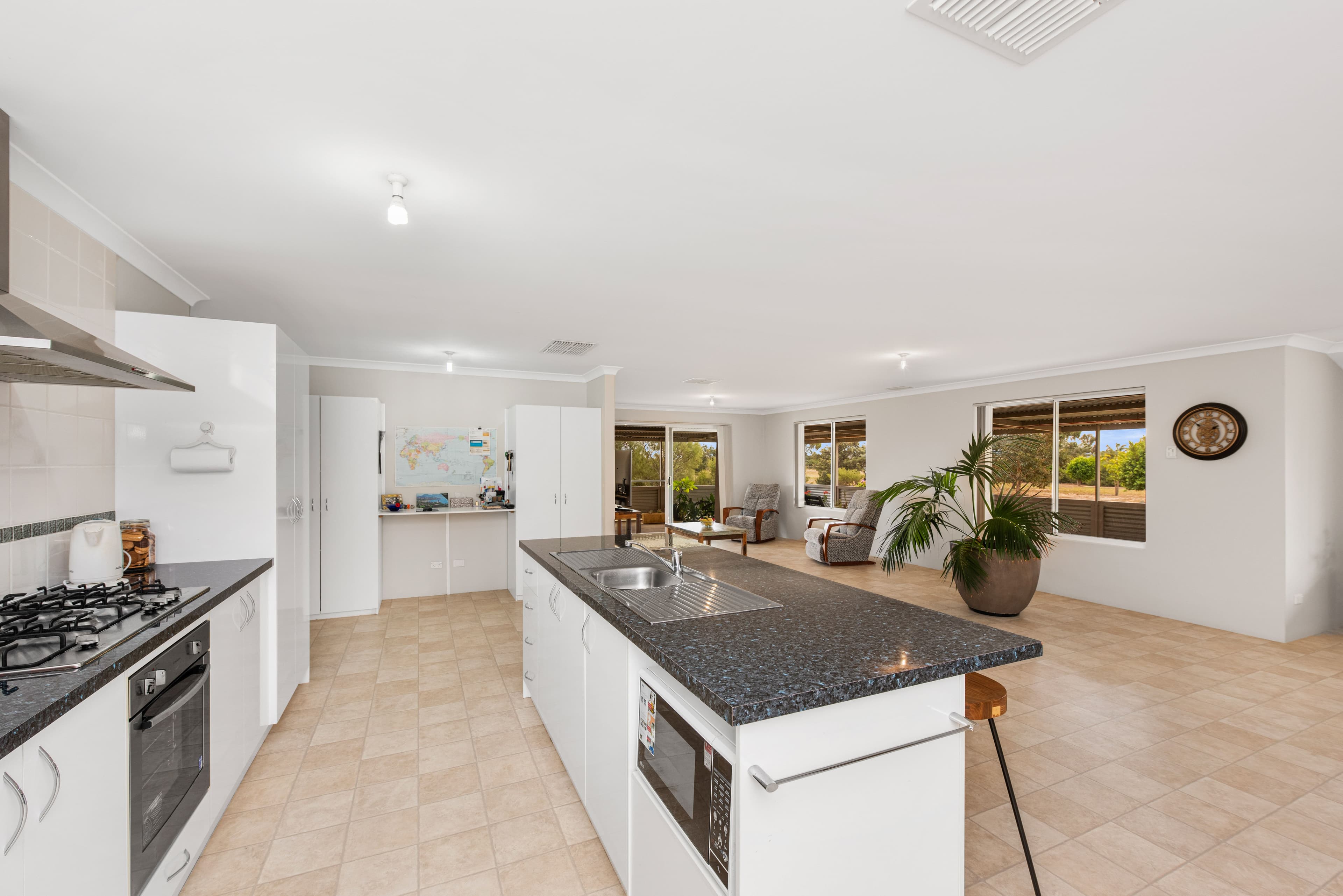 44 Dressage Circle, Deepdale WA 6532, Deepdale - Thumbnail 5