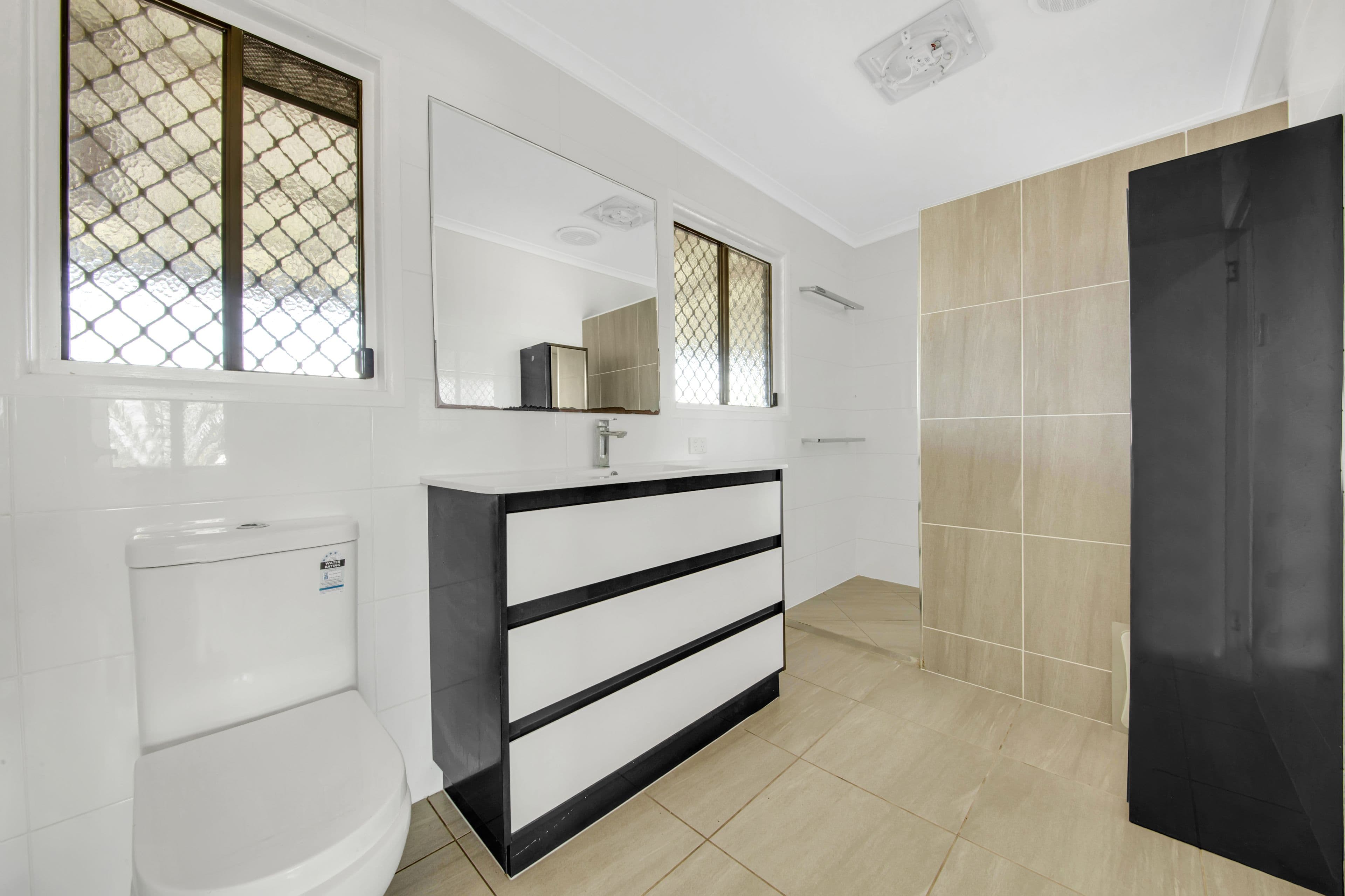 4 Hetherington Street, West Gladstone QLD 4680, West Gladstone - Thumbnail 5