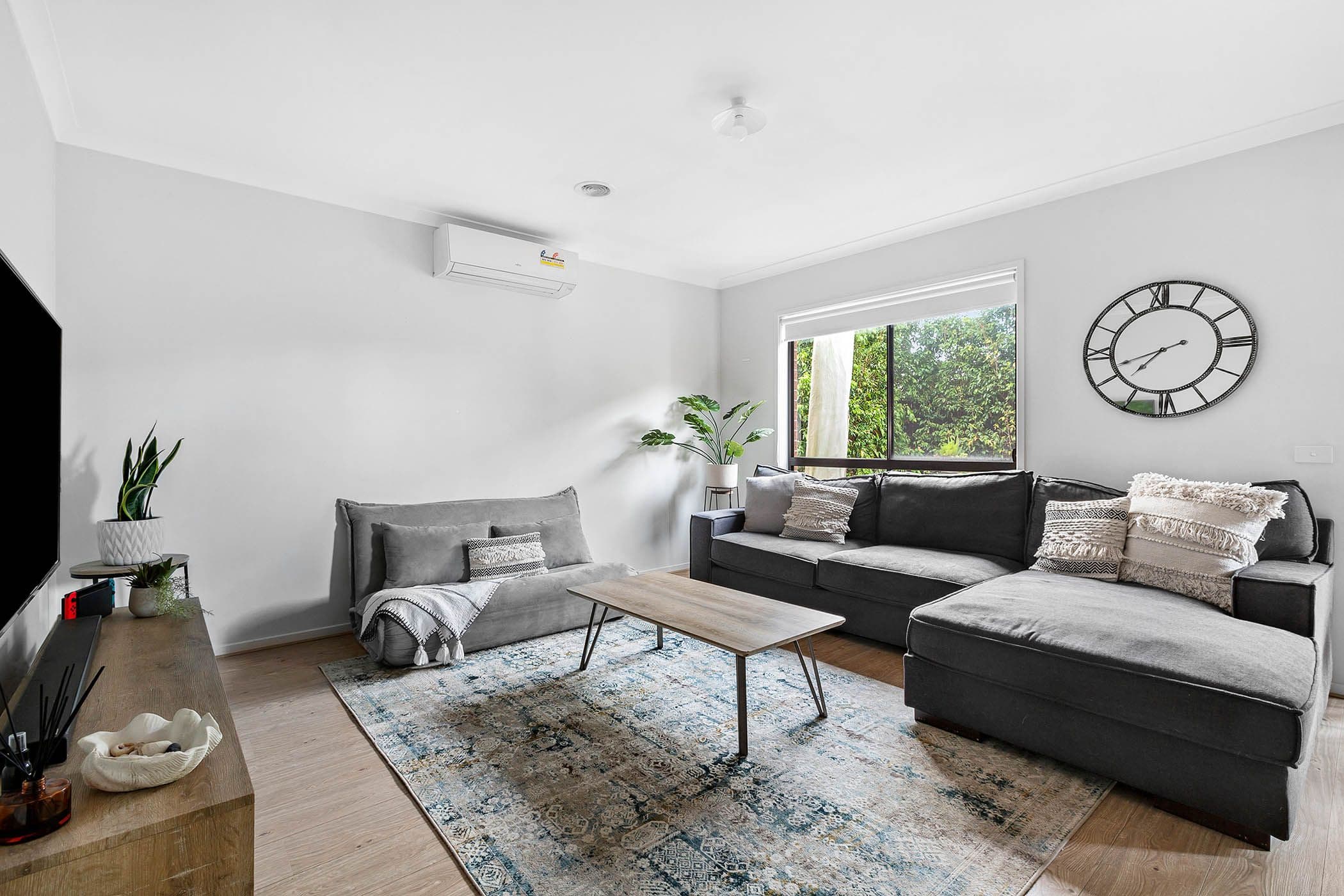 14 Dalziell Crescent, Cranbourne North VIC 3977, Cranbourne North - Thumbnail 2