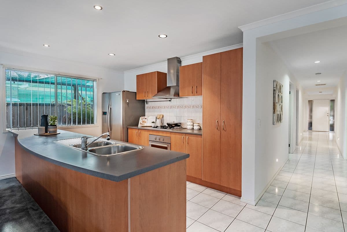 5 Bowral Loop, Craigieburn VIC 3064, Craigieburn - Thumbnail 4