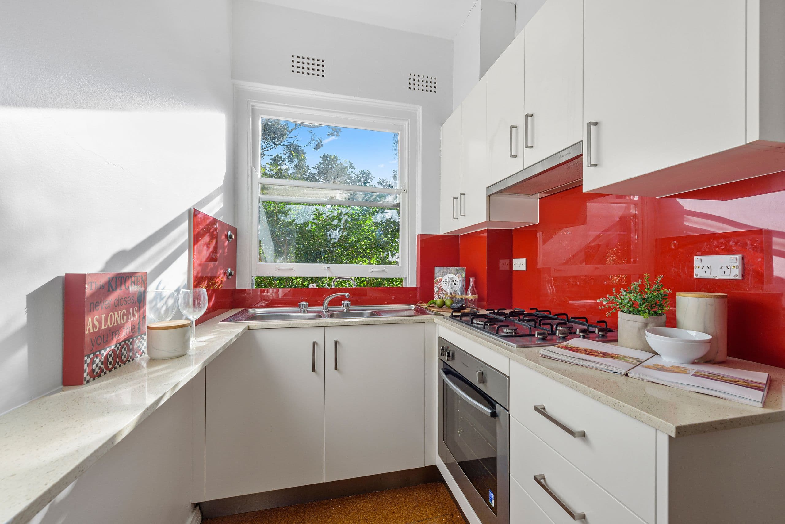 2 Martins Avenue, Bondi NSW 2026, Bondi - Thumbnail 3