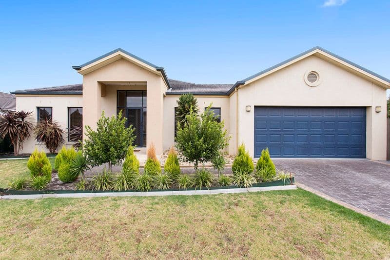 4 Broadwater Drive, WATERWAYS VIC 3195, Waterways - Image 1