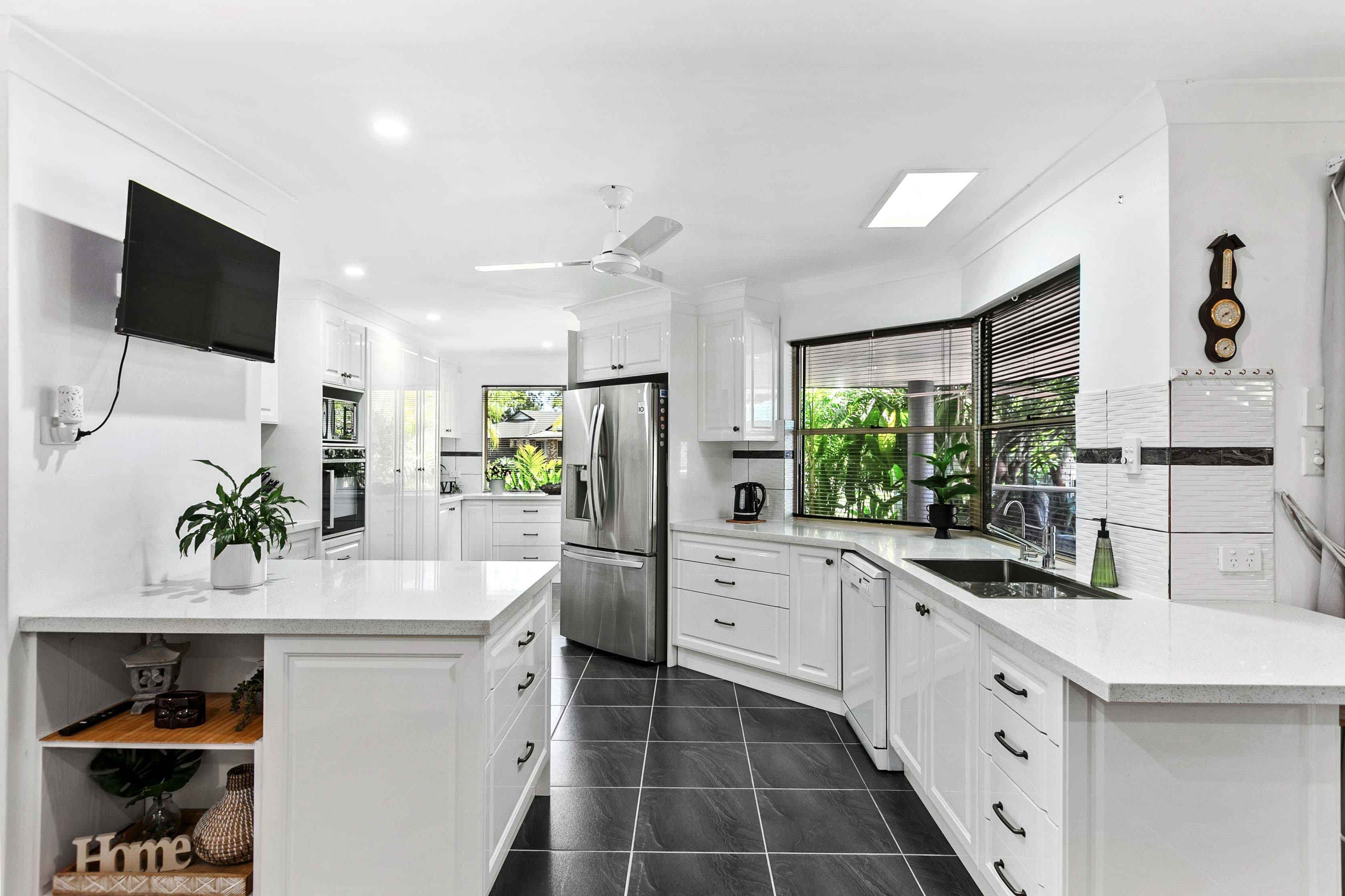 11 Bowerbird Avenue, Eli Waters QLD 4655, Eli Waters - Thumbnail 3