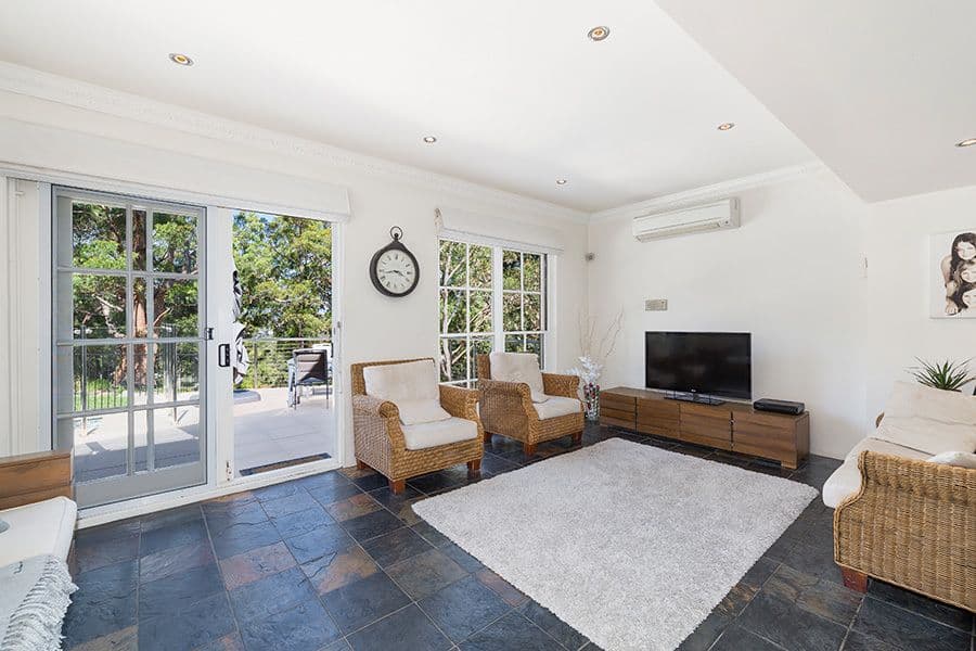 19 Charlotte Place, Illawong - Thumbnail 4